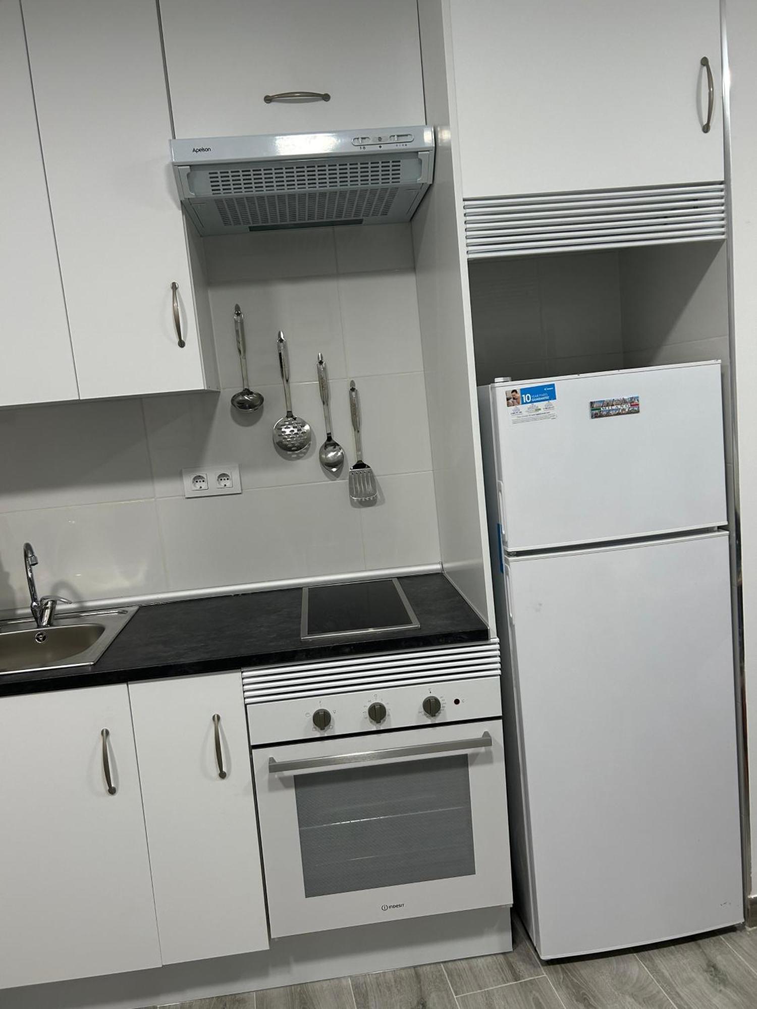 Ferienwohnung A Unos Pasos A Paseo Del Prado Madrid Exterior foto